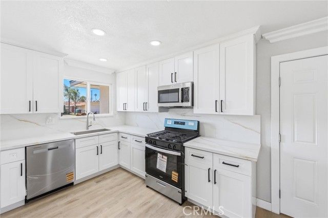 26662 Fleming St, Highland, CA 92346