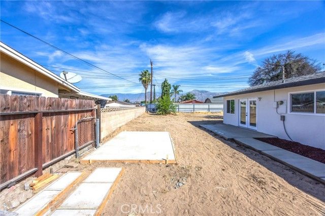 26662 Fleming St, Highland, CA 92346