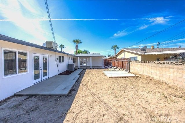 26662 Fleming St, Highland, CA 92346