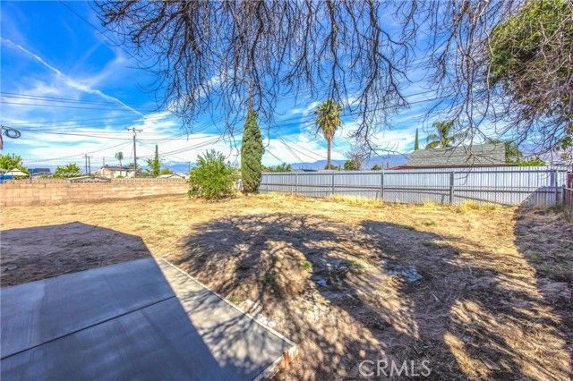 26662 Fleming St, Highland, CA 92346
