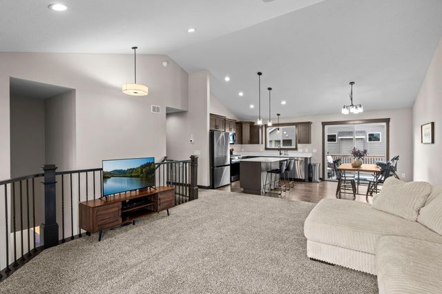 18591 Hexham Lane, Lakeville, MN 55044