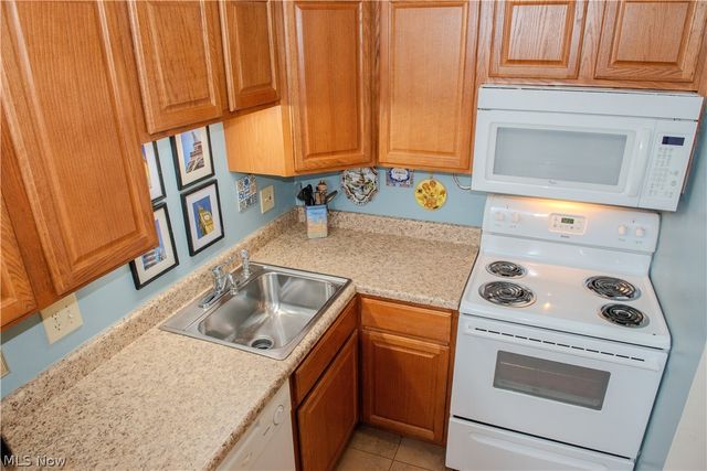 33803 Electric Boulevard C17, Avon Lake, OH 44012