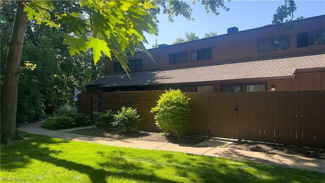 33803 Electric Boulevard C17, Avon Lake, OH 44012