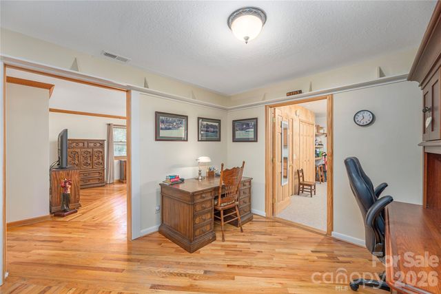 1075 Moody Farm Road, Maggie Valley, NC 28751