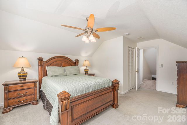 1075 Moody Farm Road, Maggie Valley, NC 28751