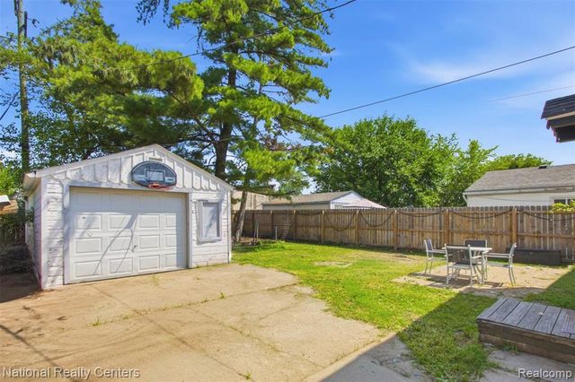 14227 Hobart Avenue, Warren, MI 48089