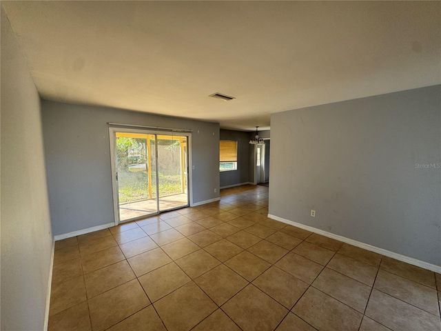 301 HICKORY LANE, Seffner, FL 33584