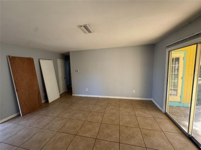 301 HICKORY LANE, Seffner, FL 33584