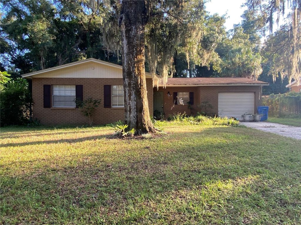 301 HICKORY LANE, Seffner, FL 33584