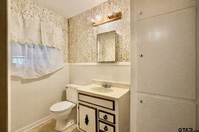 203 Yates Street, Mt Vernon, TX 75457