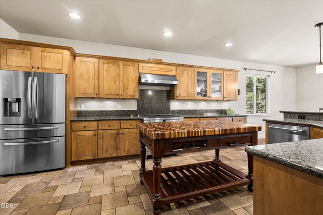 478 NW Flagline Drive, Bend, OR 97703