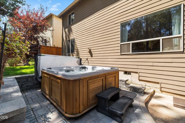 478 NW Flagline Drive, Bend, OR 97703