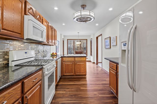 1109 Ponderosa Court, Darien, IL 60561