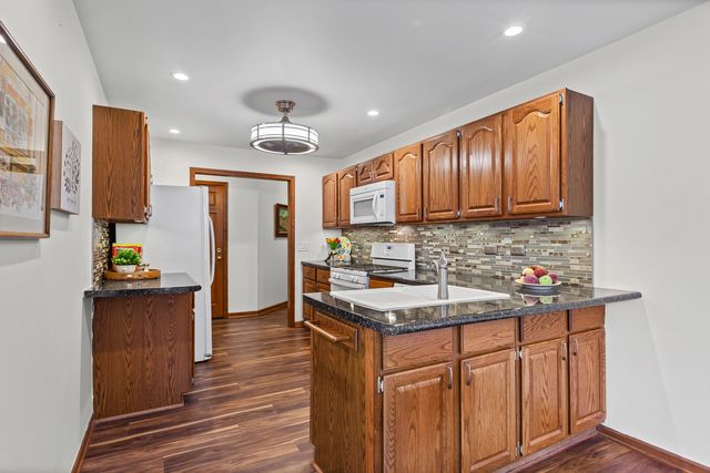 1109 Ponderosa Court, Darien, IL 60561