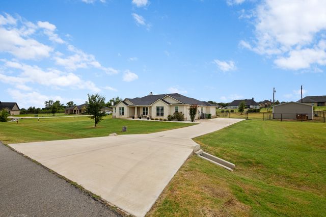 170 Spring Creek Circle, Paradise, TX 76073