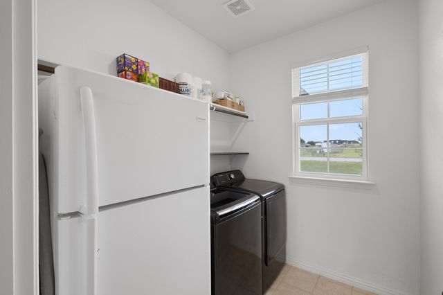 170 Spring Creek Circle, Paradise, TX 76073