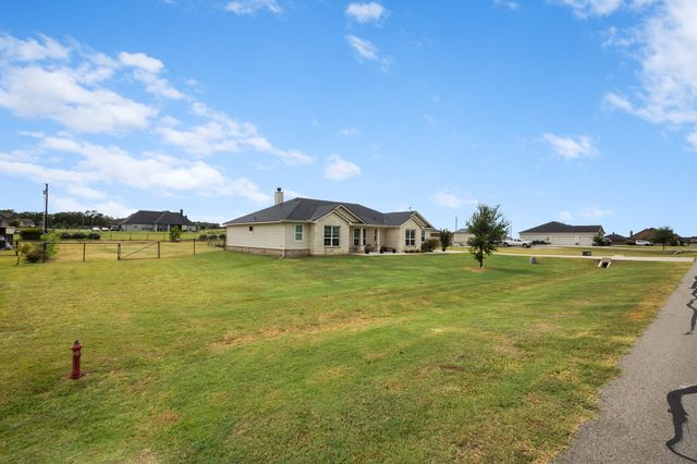 170 Spring Creek Circle, Paradise, TX 76073