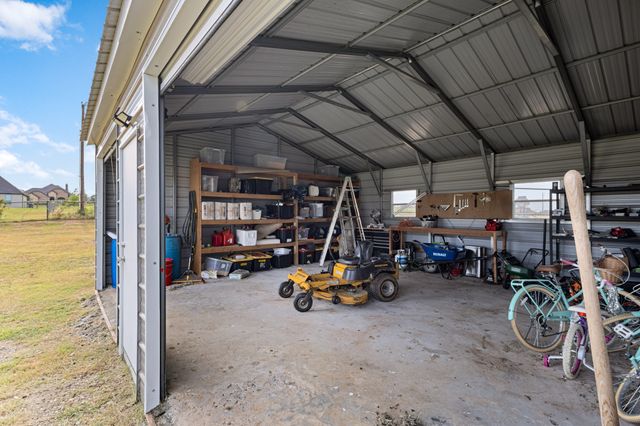 170 Spring Creek Circle, Paradise, TX 76073
