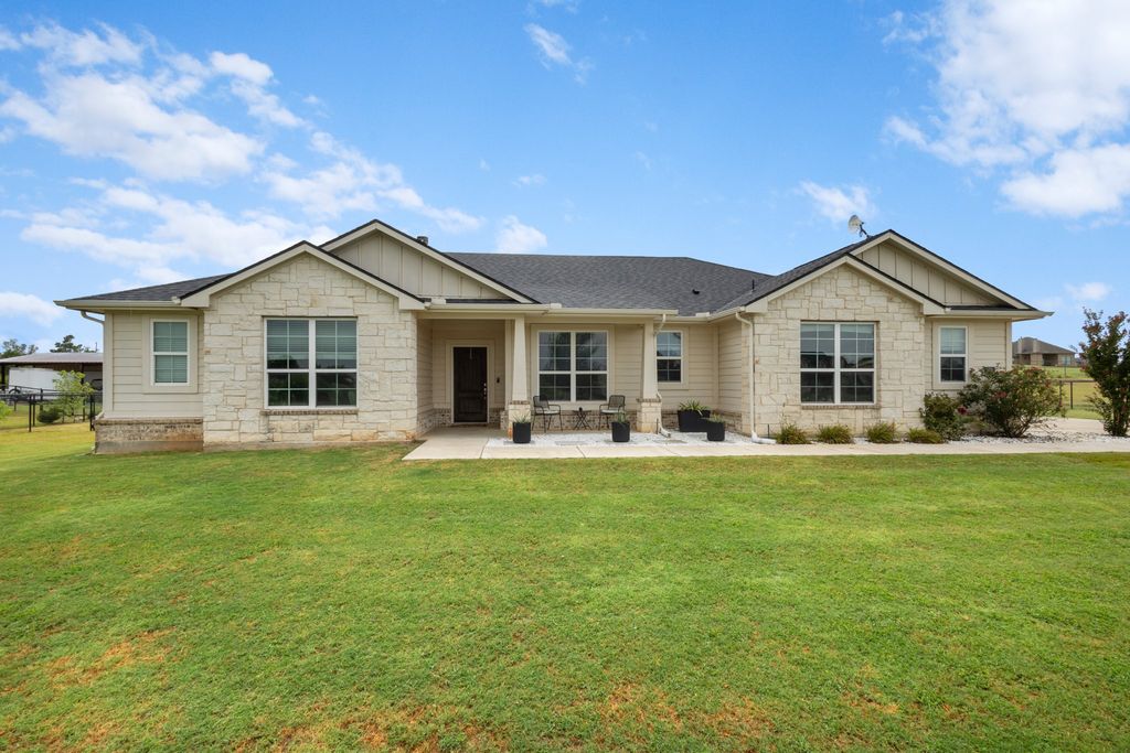 170 Spring Creek Circle, Paradise, TX 76073