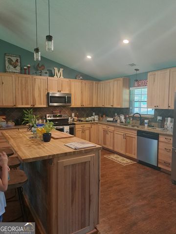 5311 Loves Chapel Road, Glennville, GA 30427