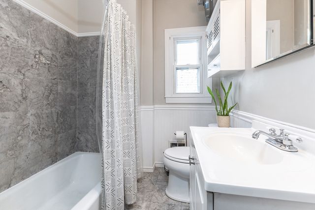 192 W 5th 2, Boston, MA 02127