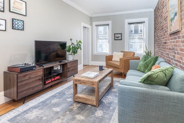 192 W 5th 2, Boston, MA 02127