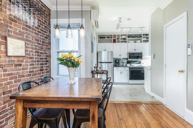 192 W 5th 2, Boston, MA 02127