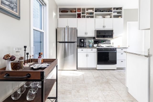 192 W 5th 2, Boston, MA 02127