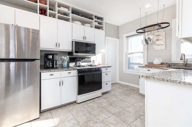 192 W 5th 2, Boston, MA 02127