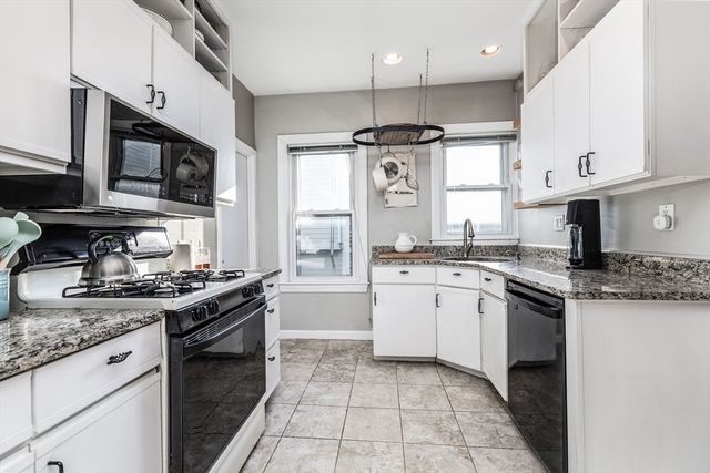 192 W 5th 2, Boston, MA 02127