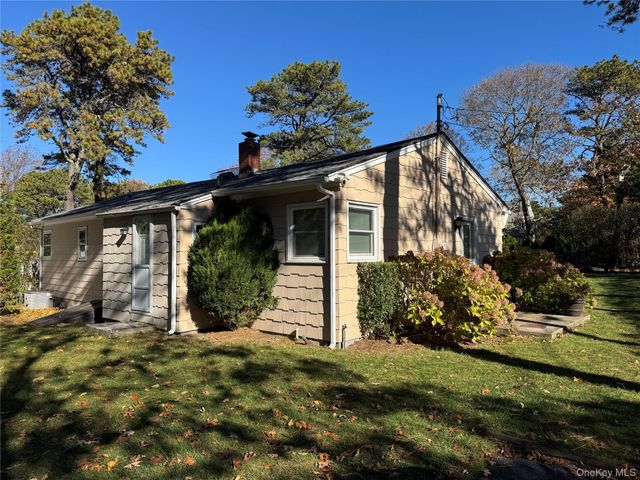 39 North Rd., Hampton Bays, NY 11946