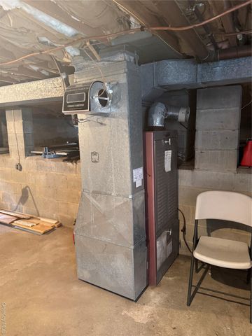 39 North Rd., Hampton Bays, NY 11946