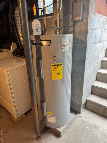 39 North Rd., Hampton Bays, NY 11946