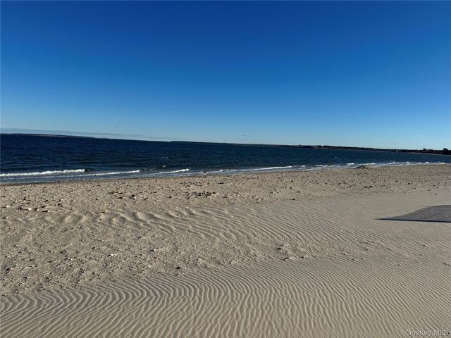 39 North Rd., Hampton Bays, NY 11946