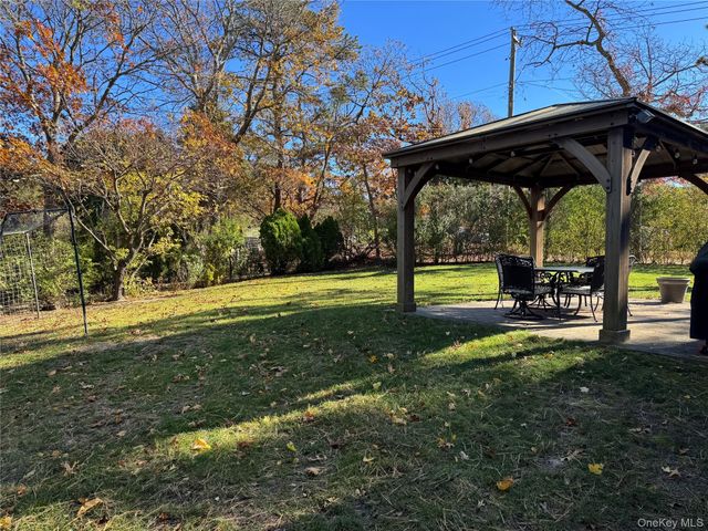 39 North Rd., Hampton Bays, NY 11946