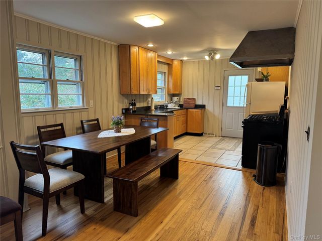 39 North Rd., Hampton Bays, NY 11946