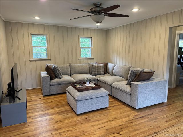 39 North Rd., Hampton Bays, NY 11946