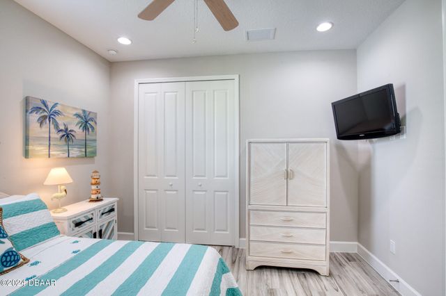 1131 Fins Up Court, Daytona Beach, FL 32124