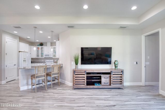 1131 Fins Up Court, Daytona Beach, FL 32124