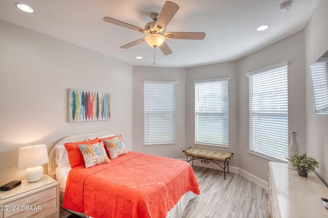 1131 Fins Up Court, Daytona Beach, FL 32124