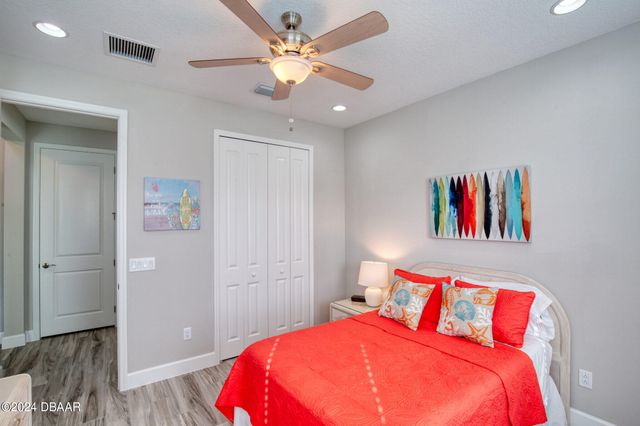 1131 Fins Up Court, Daytona Beach, FL 32124