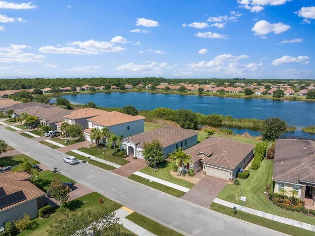 1786 Berkshire Circle SW, Vero Beach, FL 32968
