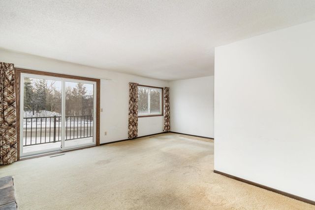 4482 Victoria Street N, Shoreview, MN 55126