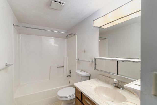 4482 Victoria Street N, Shoreview, MN 55126