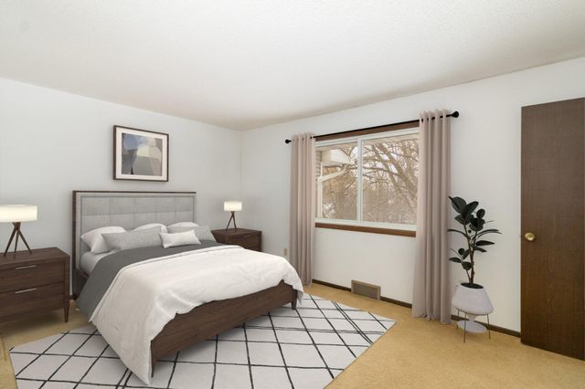 4482 Victoria Street N, Shoreview, MN 55126