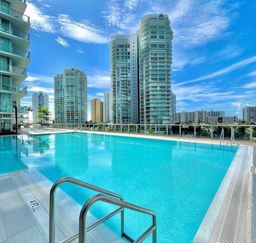 330 Sunny Isles Boulevard 52403, Sunny Isles Beach, FL 33160