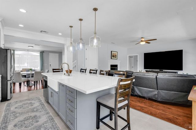 1946 Leaning Oak Ct, Fairfield, CA 94534