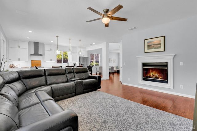 1946 Leaning Oak Ct, Fairfield, CA 94534