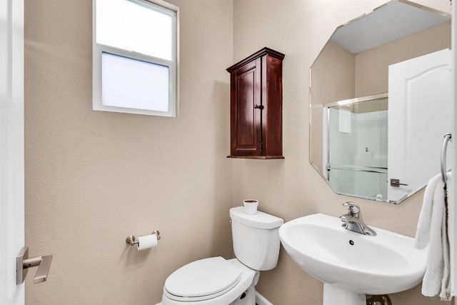 1946 Leaning Oak Ct, Fairfield, CA 94534