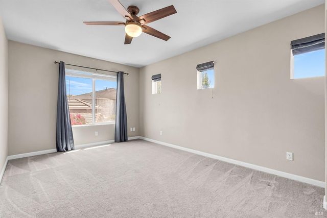 1946 Leaning Oak Ct, Fairfield, CA 94534